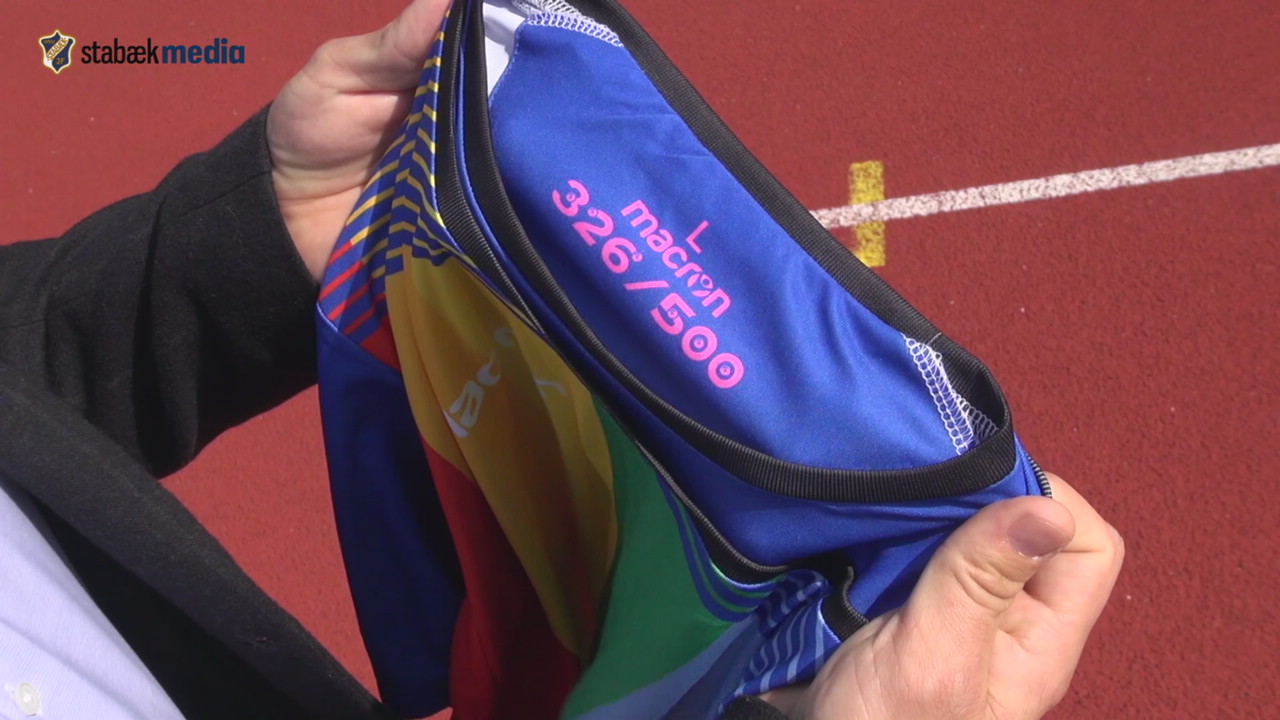 Macron-sjefen: - Norges fineste drakt